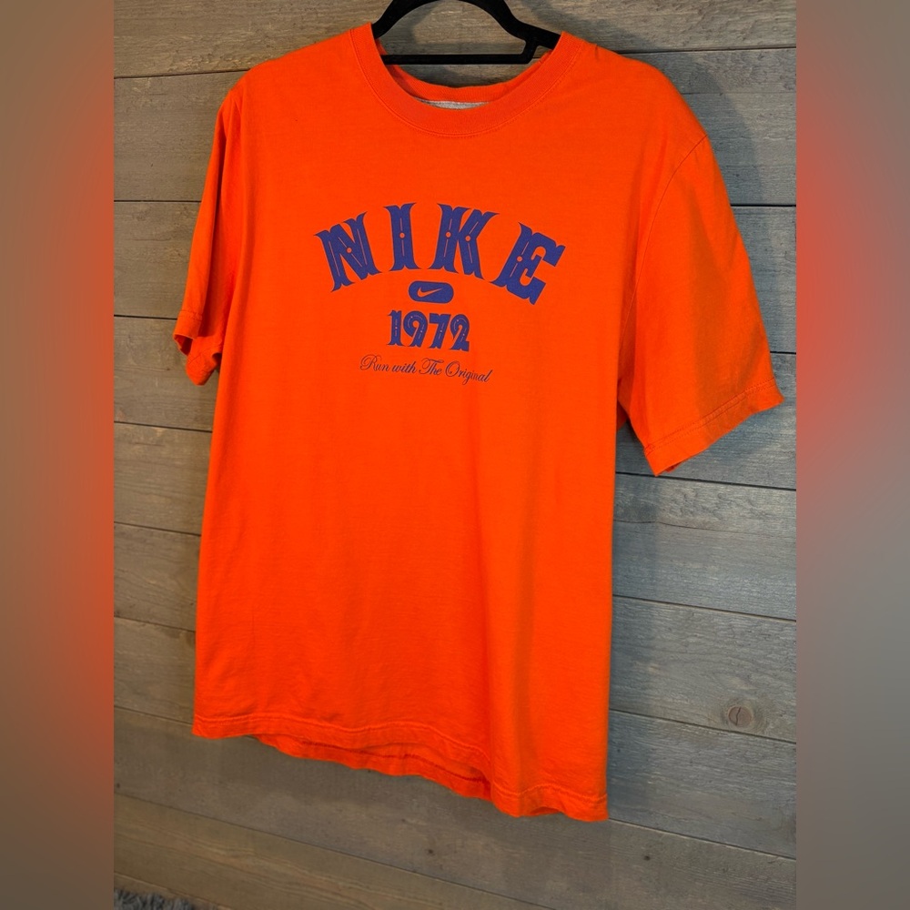 Nike Men's Orange Graphic Tee Size Large 100% Cotton Blue Logo T-Shirt
